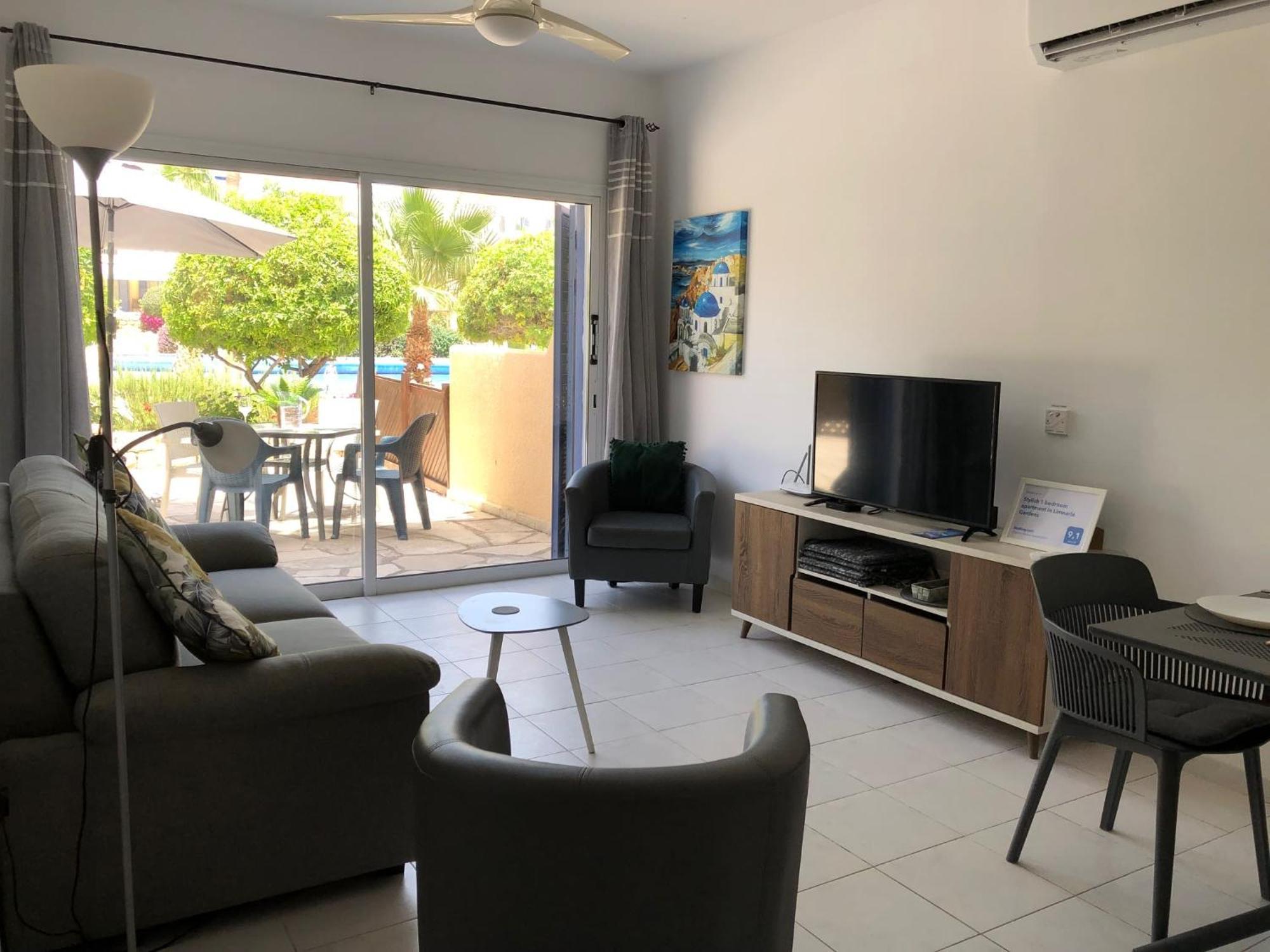 Stylish 1 Bedroom Apartment In Limnaria Gardens パ フォス エクステリア 写真